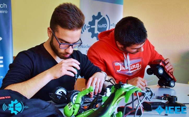 Universidade de Aveiro repara brinquedos usados para dar a crianças que precisam