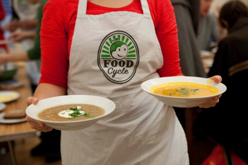 FoodCycle: transformar desperdício alimentar em refeições saudáveis que ajudam muita gente