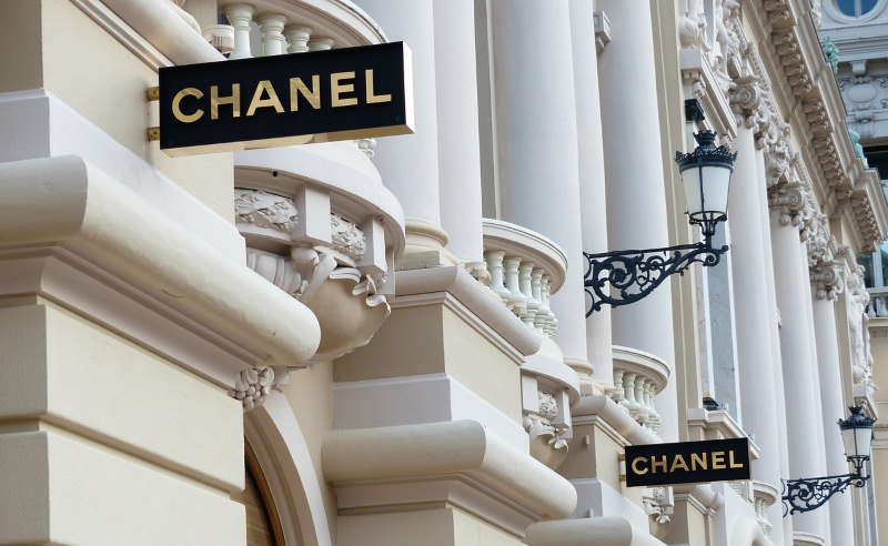 Placas da Chanel